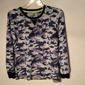 Girl’s Fleece Camo top